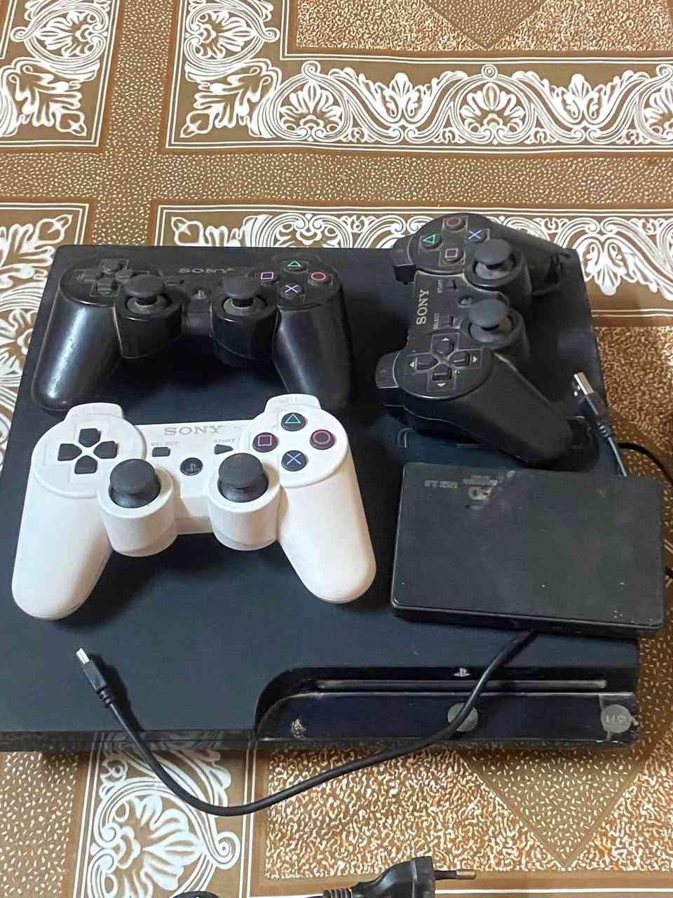 السلام عليكم عندي بلي 3 مهكر وكامل بي 5 العاب ويا 3 يدات فقط عوزه لفيشه وعوزه تصليح سعره 10 لان طفيته كبل من لكهرباء لمفروض اطفي من ليده يعني خطأت وعندي بلي 2 كامل وشغال فقط عوزه يدات وفلاش مال العاب قيم بل يرضي الله ودلل مكاني نجف كوفه رقم ***********
