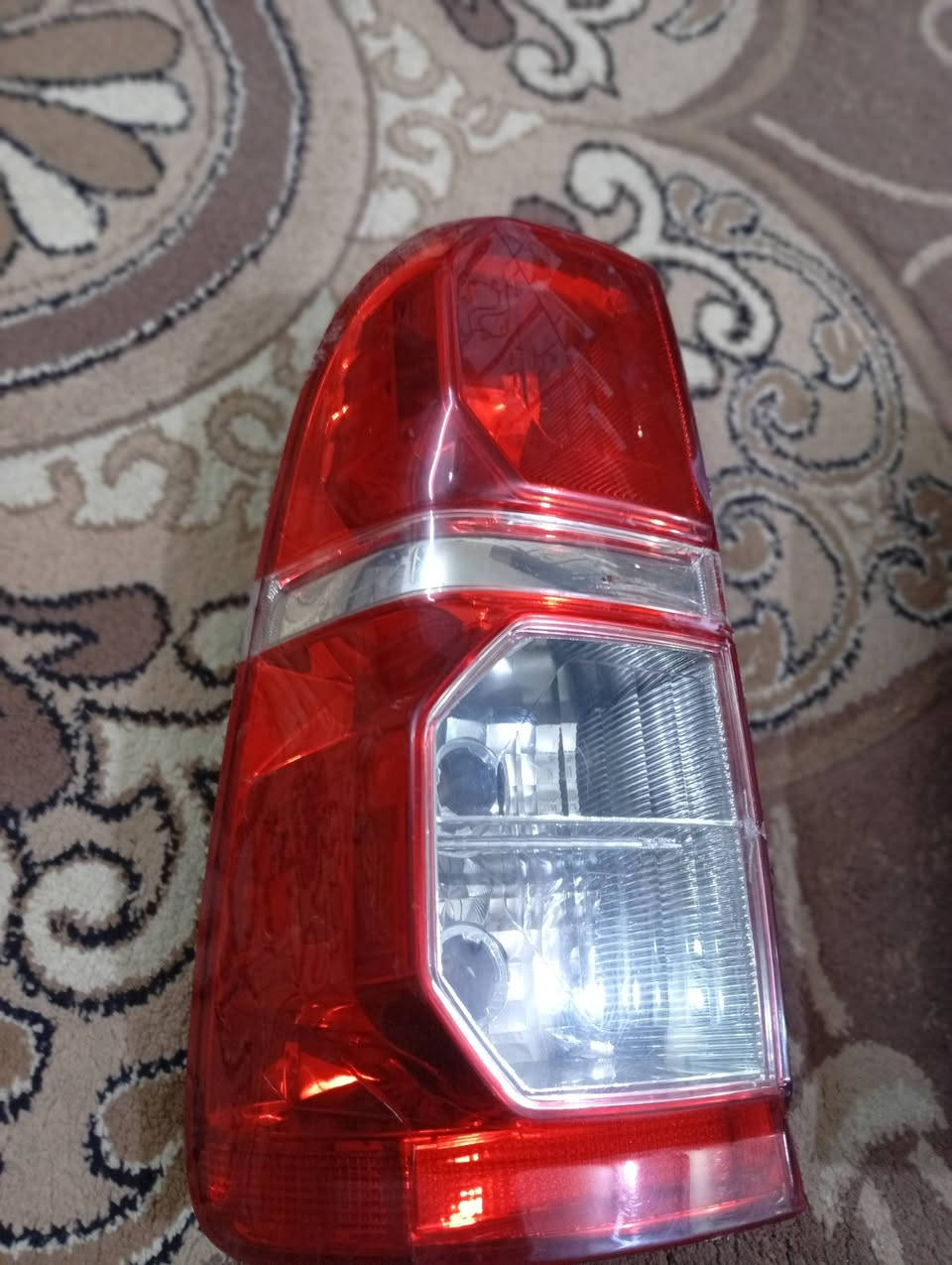 سلام عليكم بكلايتات خلفي ما هايلوكس 2014 اصلي السعر 65 وبيهن مجال الرقم ***********
