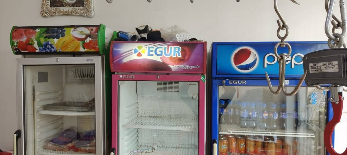 ياالله سلام عليكم محل قصابه ومشويات للبيع
محل كامل من كلشي جام خانه خارجية وداخلية كنارة برادات3 مجمدات2 وحدة جبيرة وحدة وسط ميز عدد 4 سل ستيل غذائي شواية جديدة غراض نضيفة جدا كندة تركية درجه اولى سنك جديد بختصار محل كامل مكمل  موقع ممتاز الزعفرانية شارع الكهرباء قرب مكوى الامير يم المحل مخبز ومخضر واسواق وابو سمج ودجاج وعمارة فوكا وبصفة هم عمارة عن قريب تفتح بيها محلات 4 ع شارع عام سبب البيع خلاف بين الشراكه دخل المحل خير من الله لفات ماشية لان شارع عام مدارس وتكاتك وخطوط كيات ومن الله التوفيق
*********** واتساب 
***********
