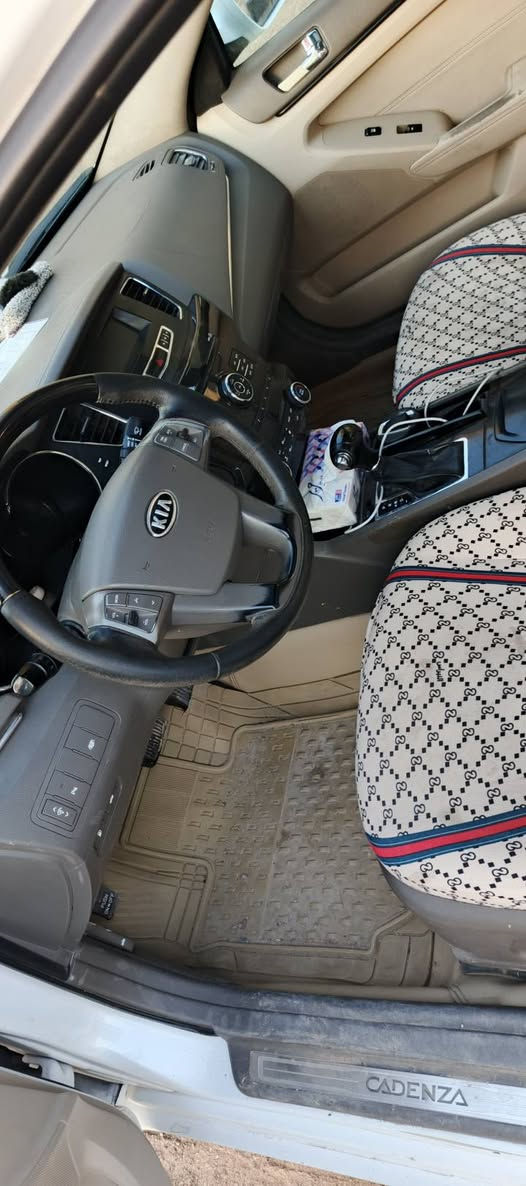 السلام عليكم
للبيع كادنزا موديل 2011 فول مواصفات رقم واسط مشروع وطني 
السياره مصبوغه عام 
السعر 100 وبيها مجال للشراي
مكلف بالنشر.... رقم صاحب السياره ***********
