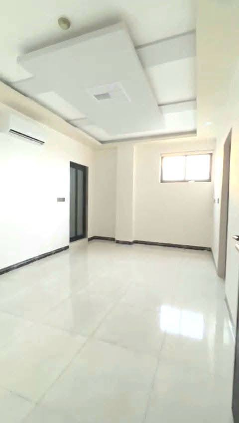 🏡سكن شركات وموظفين للإجار🏡
 طابق كامل6شقق مؤثث أوفارغ
ستوديو/غرفةوصالة/غرفتين وصالة/ 
للإستفسار واتساب *********** 
/مطبخ معزول/واجهة خارجية/
غاز مركزي/خدمات24ساعة/
أربيل/شارع100/المربع الذهبي/بارك32/
مقابل القرية الإيطالية1/سايدن كباب نجار/ أربيل, العراق
