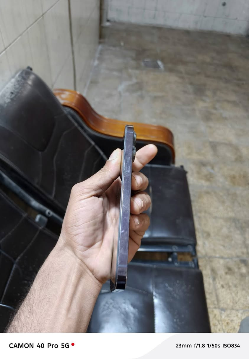 سلام عليكم ايفون 14برو ماكس مبدل شاشه او بطاريه ذاكره 256 مراوس او بيع السعر 600 ***********
