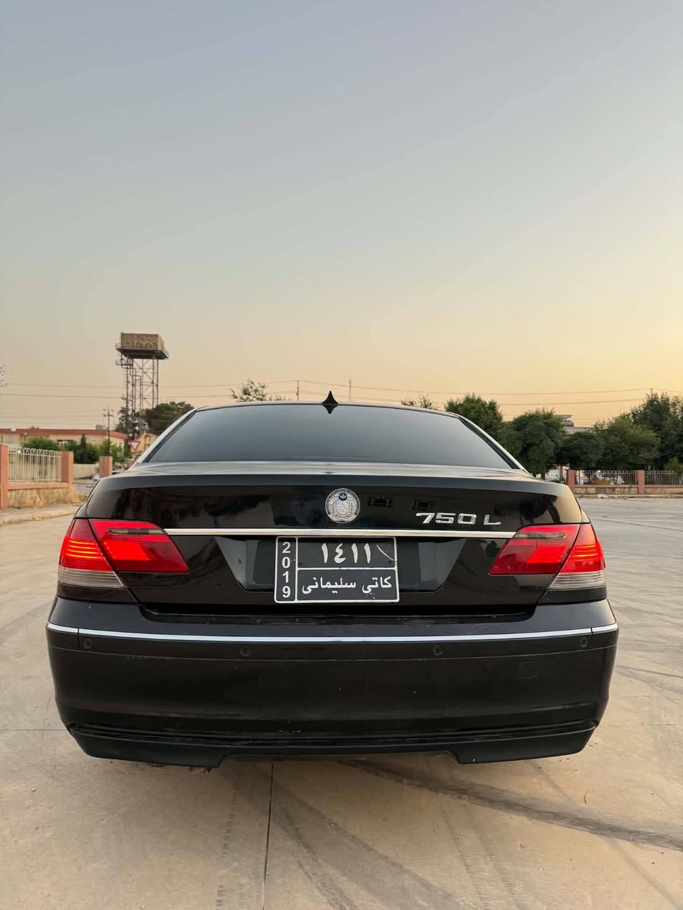 بيم ساغ ساغ bmw 750i alpina
2006 
فول فول 
حجم 750i
كوشن جلدو هيتر و مساج و ساردو گه رم
مه كينه و گير به شه رته 
ناوي vip
سه ياره كه ساغه و 2 پارجه ى بوياغى ئه وروپايه 
واتا دوبه يه 
سلايد ناو زه رد 
نوقساني نيه 
نرخي خوار بازار 
علوجه  
48 معامله ي كه م 
***********
***********
