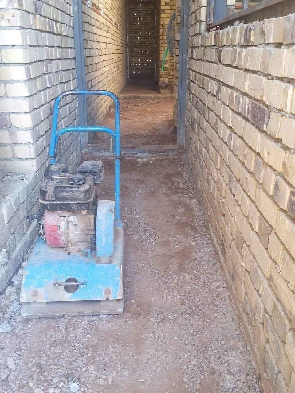 السلام عليكم اخواني شغلي اطلع تراب الزيد من البيت حسب الطلب وتدخل سبيس او تراب او نشر مواد و تنضيف البيوت من الانقاض بسعار مناسبه وهذ رقمي والخاص مفتوح ***********
