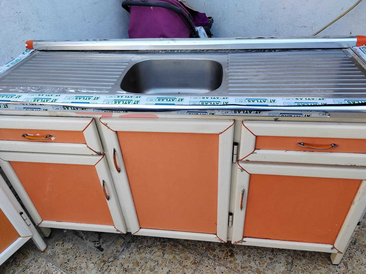 سلام عليكم كاونتر ٣ قطع تفصال شرط أبو الكلوبات الشبح السعر ٢٥٠ الف العنوان الشعب ***********
