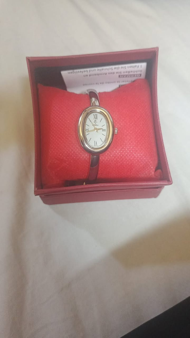 ساعة بهاذ الجمال ماعرف اذا ماركه  سعرها 20 مع التوصيل قطعة رهيبة


**إذا كنت صاحب هذا الإعلان وتريد حذفه لأي سبب، رجاءا أرسل رسالة إلى الدعم الفني**