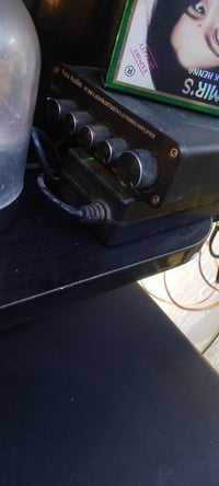 مكبر صوت • مطلوب • نفس هاذه