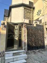 المهندسين الساهرون • ١٠٠م • واجهة بورسلين