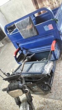 ستوته شحن لبيع جيب فيتر وتعال مليون 200الف وبيه مجال شي بسيط مكان الحب...