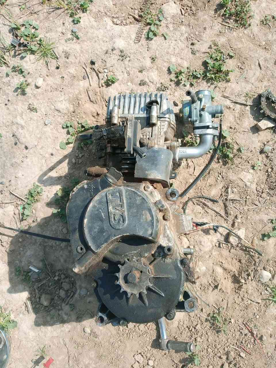 السلام عليكم غراض موطور للبيع معه محرك شغال شرط اسم المحرك.   Tvs  الاتصال ***********
