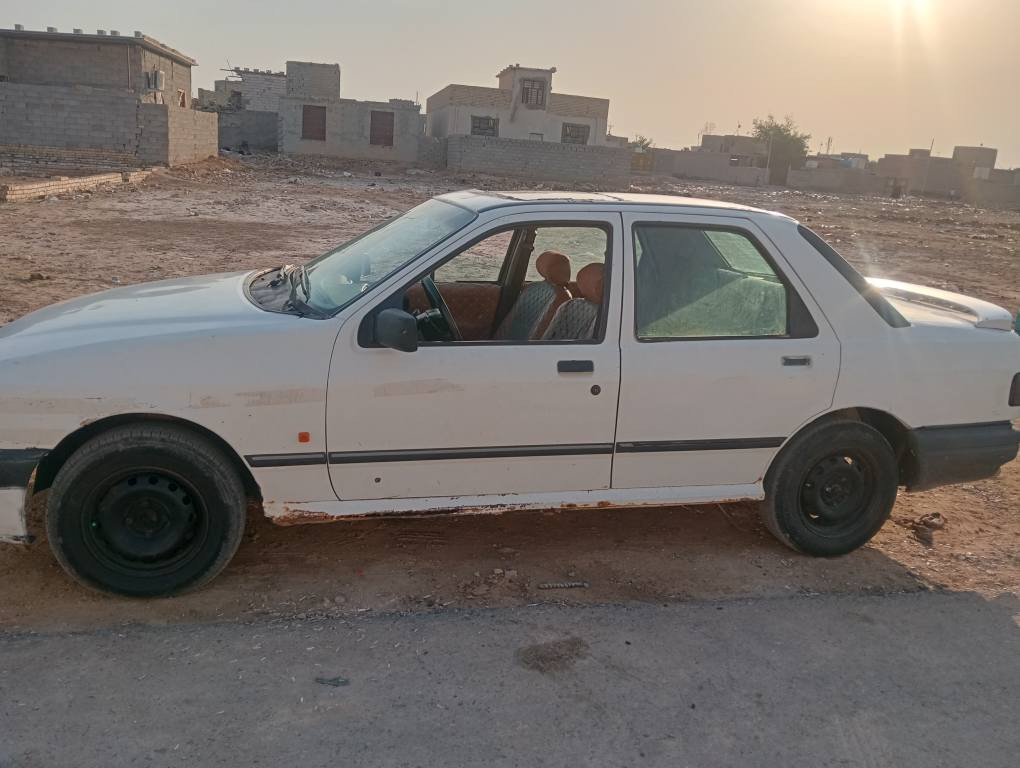 السلام عليكم سياره فورت للبيع تخم تاير جديد كهربايات كله سغاله مكينه وكير مال دايو برنس بكارتون حاويه السياره بلاديه ماندل راعيه اتكفل بيه سرقه وعشاير السيارة مصفره ربع ما عليه مكان السيارة بغداد النهروان السعر 15 وبيه مجال بسيط *********** بغداد, العراق
