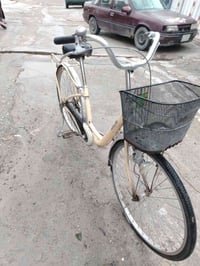 باسكل لبيع تايرين جديد نطيف 100بل٪سعر خلي يجي خاص رقم موبايل 077005784...