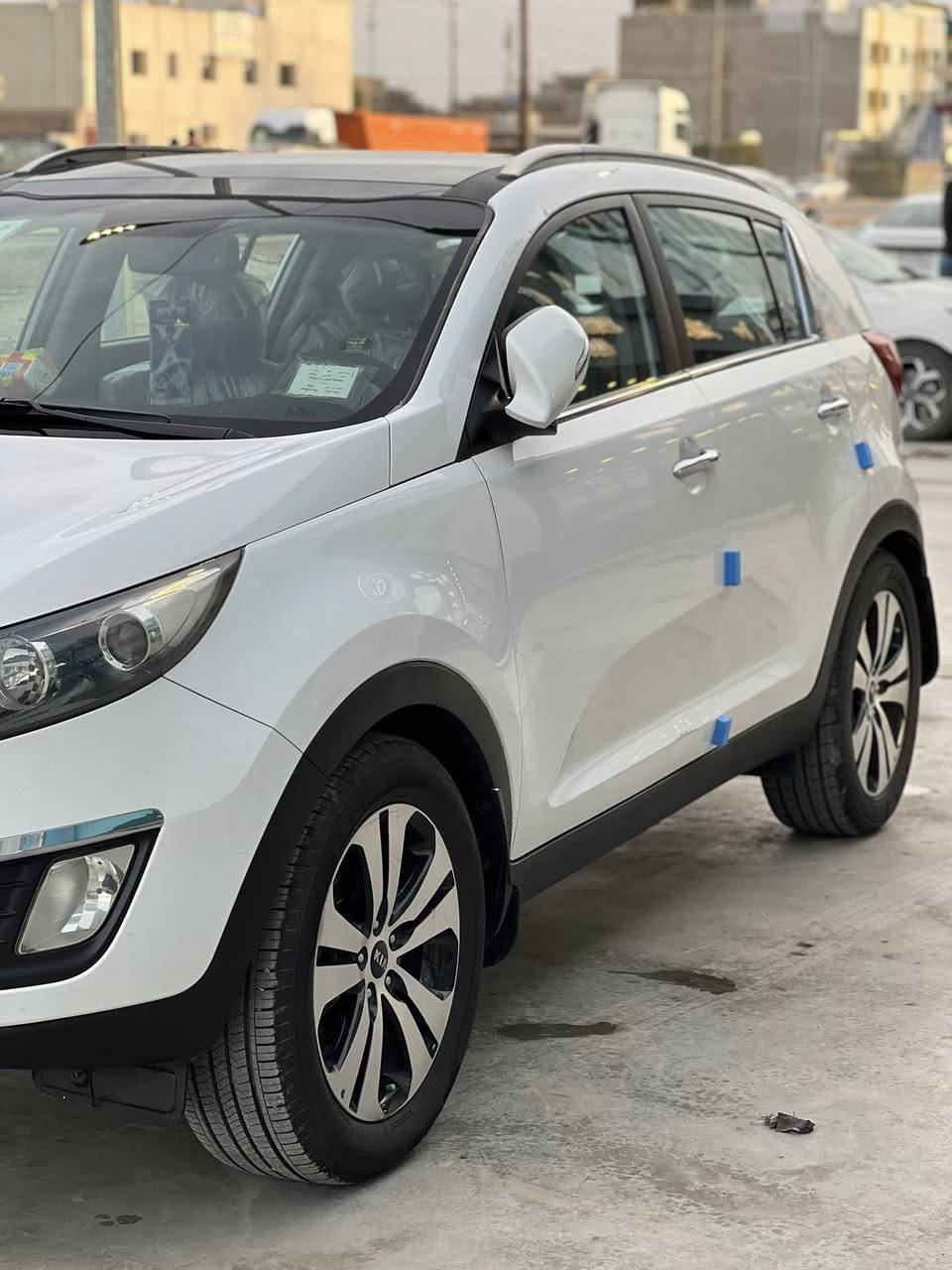 سبورتج 2011 بصمه كشنات كهرباء سلايد روف سياره بيها بارد خفيف ماشيه 160 حداديه جديده سياره جاهزه خير من الله 
مكينه 2000 سياره بلاديه ع ايدي جرس 120 يشتغل مو مغيري 😉
السعر 147 ورقه 
***********
السياره ب اسمي
