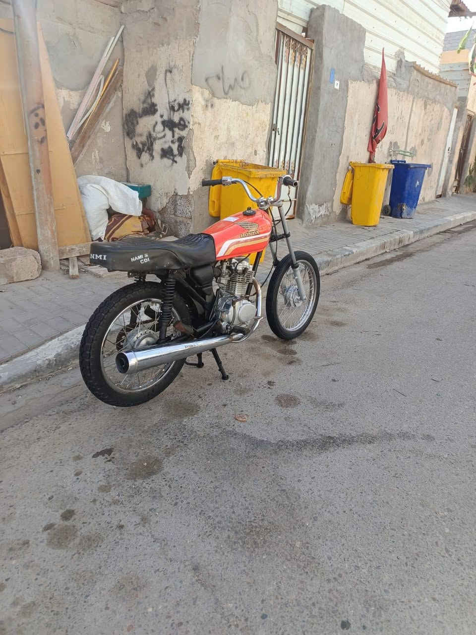 السلام عليكم دراجه للبيع نام ايراني ادوات مكاني بصره القبله سعر الدراجه 500 وبيها مجال ***********
