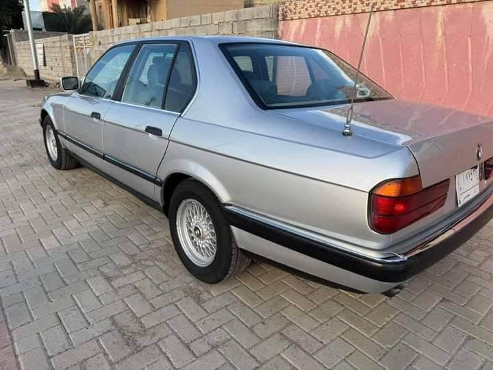 السلام عليكم
للبيع BMW 735 موديل 91 رقم انبار
محرك 35 مفتوح
كير ومحرك شرط ترايها يخبل
السياره مصبوغه عام للجماليه
صدر وتخم تايرات جديده
تبريد ثلج ، السياره جاهزه من كلشي 
السنويه لل29 شرط التحويل ثاني يوم
 مكان السياره انبار 
السعر 57$ وبيها مجال 

للتواصل ***********
