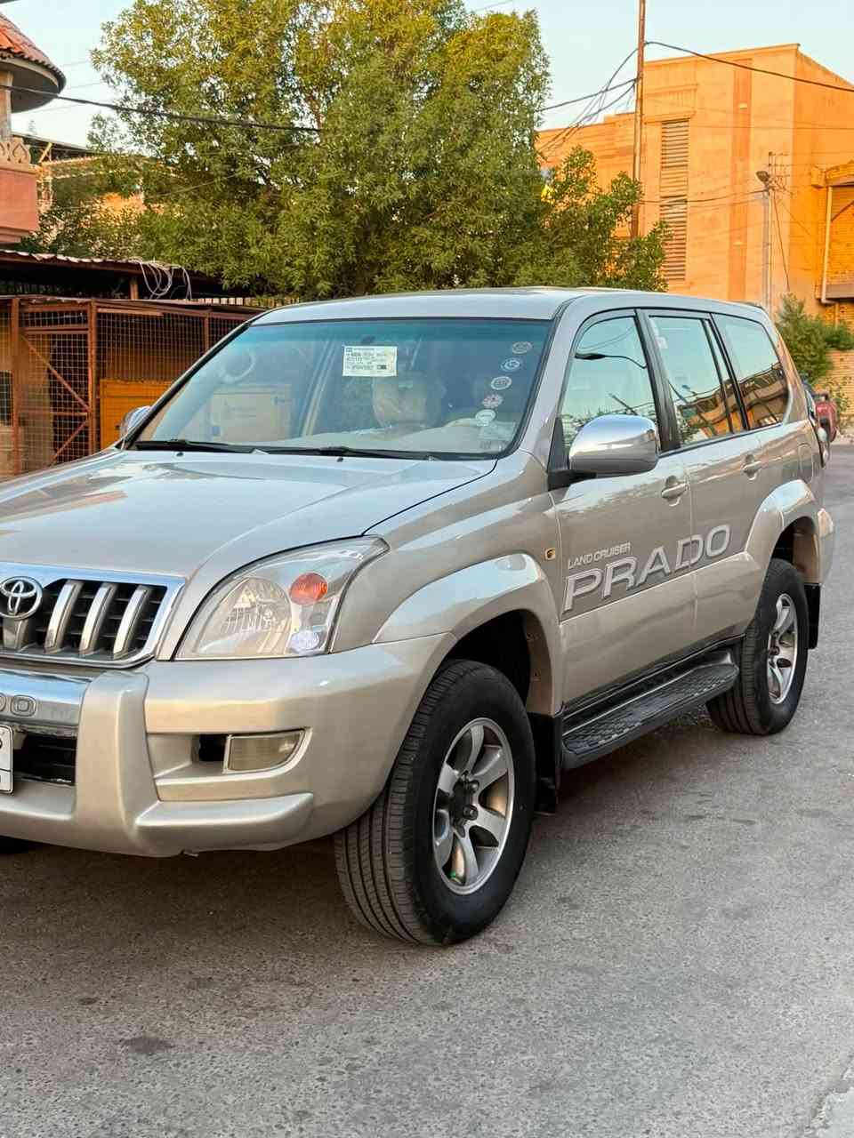 السلام عليكم خوان فضلا البيع فقط بصره
لان مستعجل ع بيعتها كلكم ع راسي ادمن وافق خويه

برادو 2006 مصبوغه عام جماليه
مكينه 6 سلندر جاهزه وكامله من كل التفاصيل
كير مكينه . حداده . تبريد ثلج 
7 راكب . تخم تاير كامل جواهه 
تحويل ثاني يوم مباشر . السياره تخبل وجاهزه 
العنوان . البصره القبله معرض الرافدين 
السعر . 133 وبيها مجال  
هاتف /  *********** 
.
