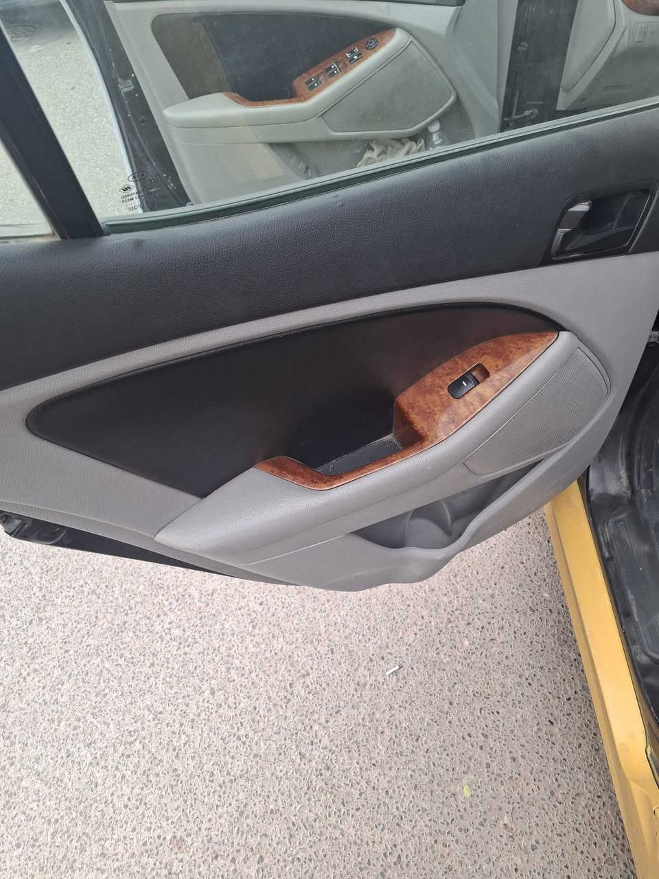 سلام اوبتما للبيع ١٤ مريكي بيه بنيد مبدل وبيه جاملغ الخلفي تصليح بدون عابر الشراي الاتصال ع الرقم *********** رقم صاحب السياره
