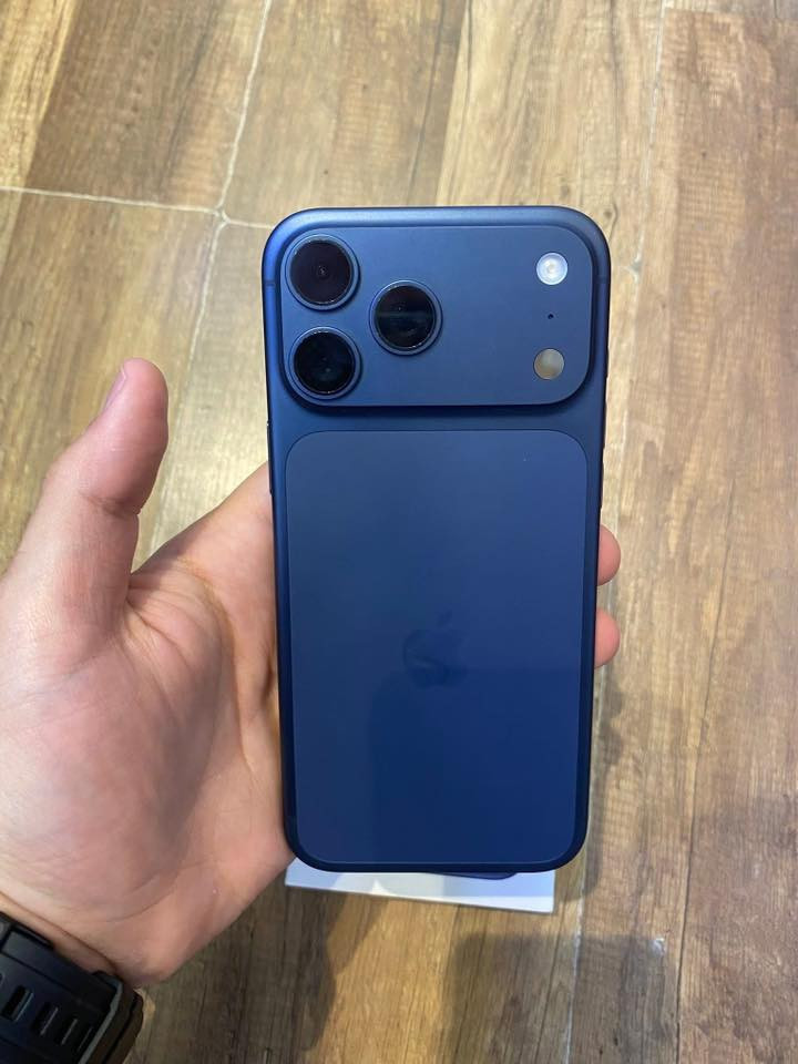 ايفون 17 برو ماكس  256 بطاريه 100  مشحون 4 مرات مستعجل  اريد ابيع. السعره 1500  قفل محتاج اريد ابيع مطلوب  الرقم*********** فقط اتصال ع رقم
