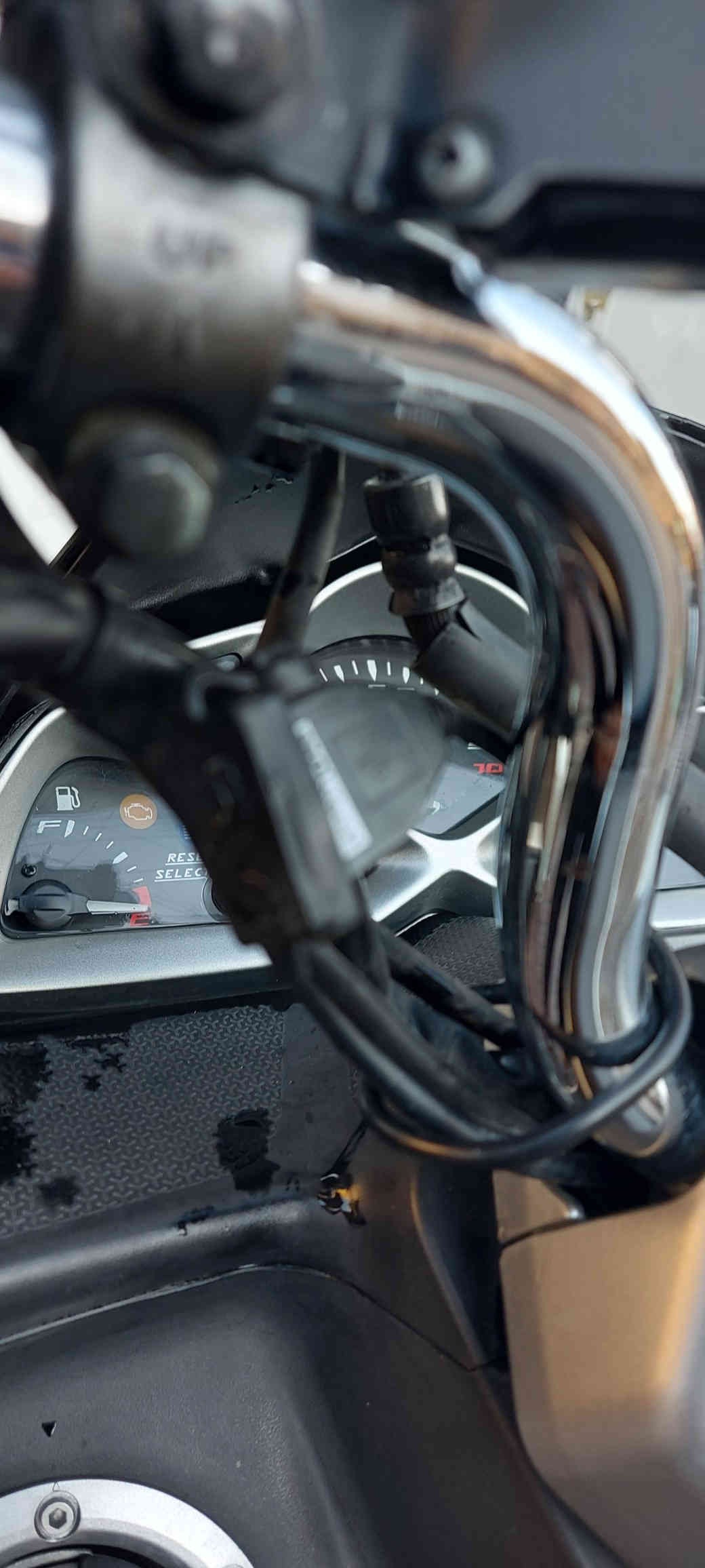 ماجستا اس الشكل الحديث ياباني اصل قبق نفخ
الدراجه بلاديه ومكفوله ما بيه نقص وبرغي ما مفتوح بيه

كفراته بلاديه بدون قطراية صبغ 

الدراجه فول مواصفات شاشه كهرباء تدفئه يدات منفذ يو اس بي فلنجات امامي خلفي اشاير لد تايراته جدد واوراقها كامله 

للبيع فقط بمليون ونص وبيه مجال 

المكان الاعظمية الشراي يتصل ***********
