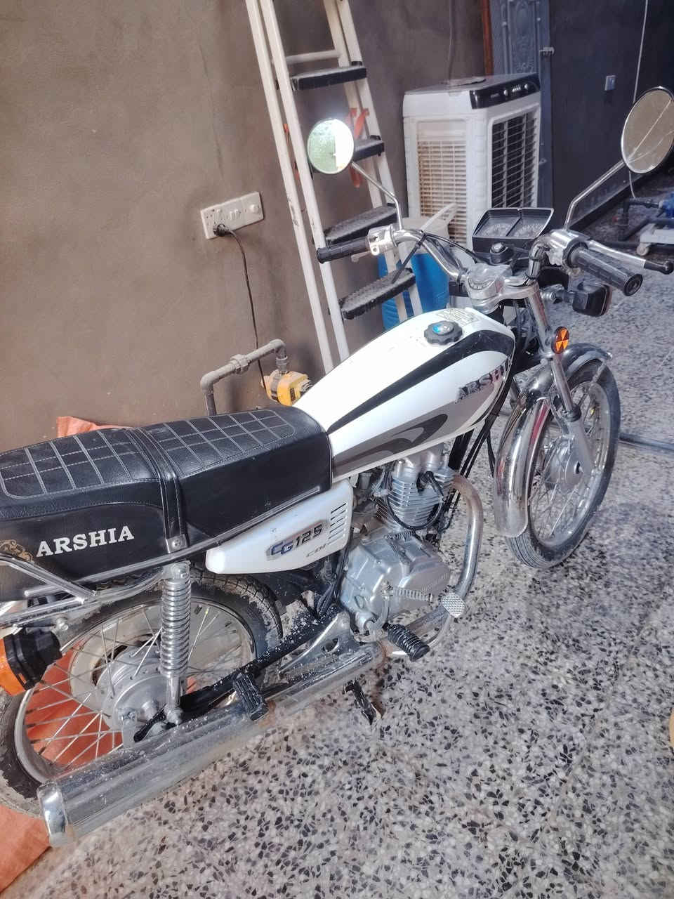 السلام عليكم دراجه لبيع بعده جديده ماماشيه مديل 2025 السعر 750 بيه مجال حك الجيه ***********
