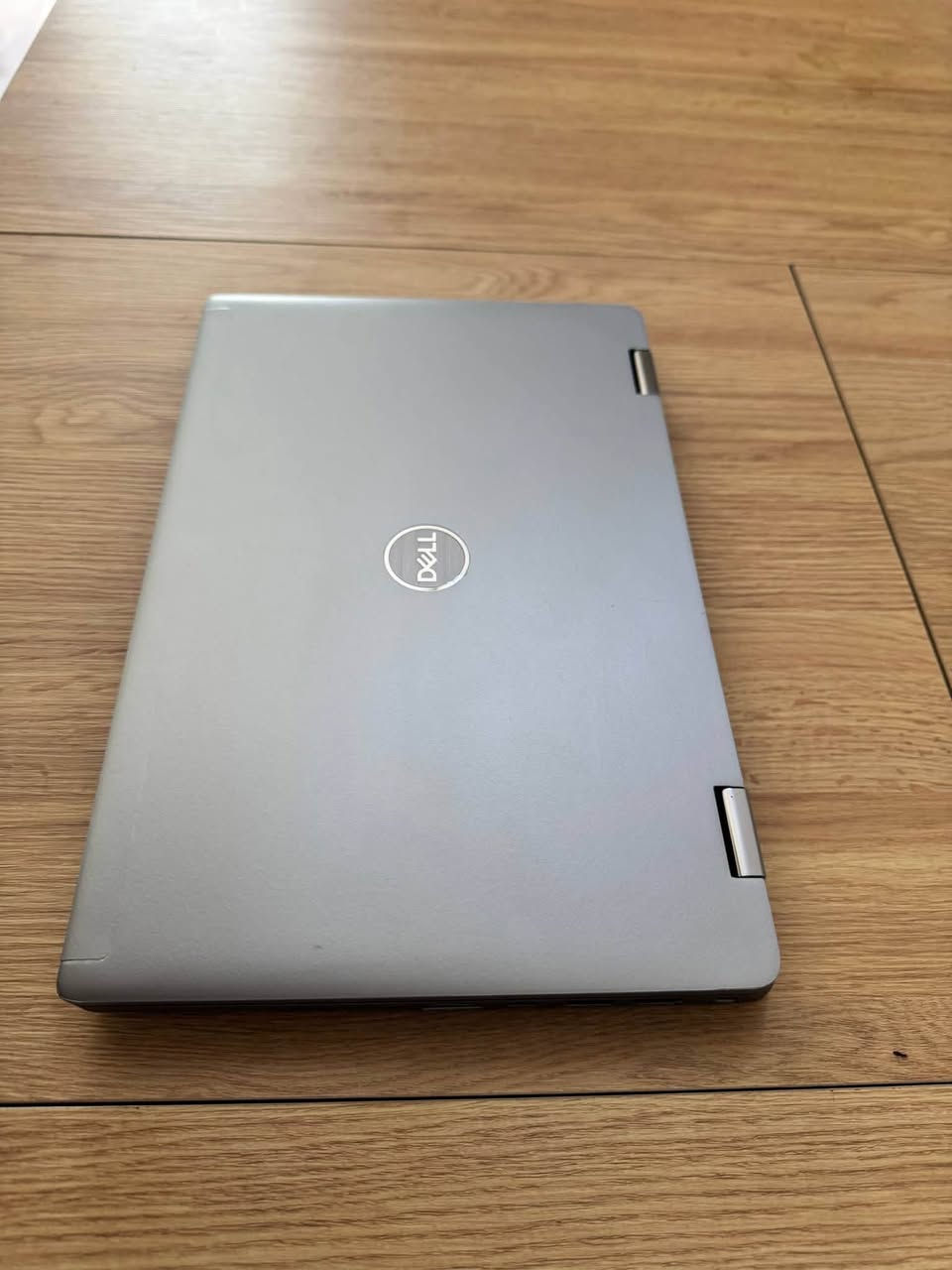 السلام عليكم
لابتوب لمس قلاب 2in1 DELL LATITUDE 7320 كور اي سفن  جيل 11 لمس قلاب 360درجة حديثة لون سلفر
مواصفاتها
CORE i7 1185G7 كور اي سفن جيل 11 
RAM 16كيكا ddr4
هارد ssd nvme m.2 256 كيكا
كارت الشاشة حديث intel iris xe graphics (8كيكا)
حجم الشاشة 13.3 ips full hd لمس قلاب ضد التوهج والانعكاس 
تحتوي على بصمة وجه face id وكذلك بصمة اصبع finger print 
كيبورد ضوئي 
تحتوى علي منفذ تايب سي TYPE C ومنفذ الشحن تايب سي TYPE C
لابتوب نضيفة كلش ومعتني بيها وبنظافتها 
لابتوب قوية وحديثة وتشغلك كل البرامج الهندسية والرسم ومنصب اوتوكاد ٢٠٢١ وبرامج الفوتوشوب 
مكاني بغداد الاسكان شارع مستشفى الطفل
السعر 650 الف ***********
