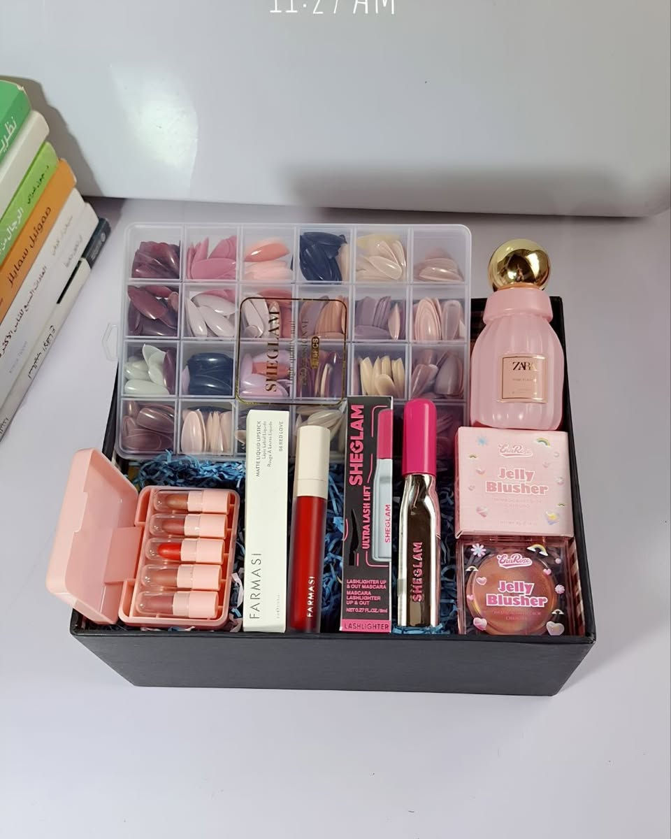 بوكـس الدلوعـات 💗👄🫶🏻
مممكن تـطلبوة كهدية لشخص او لنفسكم 🙈
💗 سيت اضافر اكريلك من شيگلام SHEGLAM 💅ضـد الكسر واحجام تجنن تناسب كل الاضافر 576 اضفـر و 24 لـون.
💗 سيت حمر الحجم الميني ستك الوان ترابية لطيفة تخلية بالجنطة. 
💗 حمرة فارمسي عشق كل البنات اللون من اختيارج ياعمري 🤭
💗 مسكارا شيكلام تطول رموشج بشكل مخيف 💀
💗 بلشر الجيلاتيني مع لمعة يخلي خدودج يلمعن او ورديات ويستخدم للشفة ايضاً. 
💗 عطر زارا الوردي وييييين ماترحين راح تنسألين علية خورافي وفواح 🌠


**إذا كنت صاحب هذا الإعلان وتريد حذفه لأي سبب، رجاءا أرسل رسالة إلى الدعم الفني**