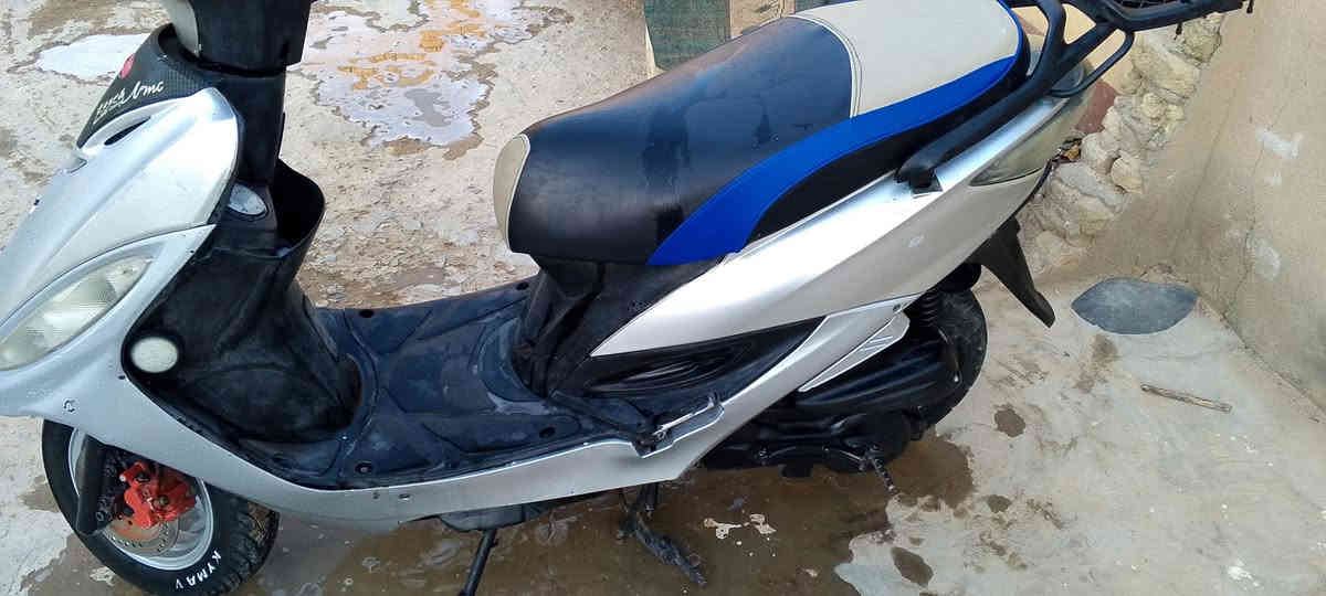 سلام عليكم دراجه جي فور للبيع مكينه مفتوحه نضيفه كهربائيات كلها شغاله سلف هندر سعر 450وبيهه مجال رقمي*********** مكان قلعه سكر
