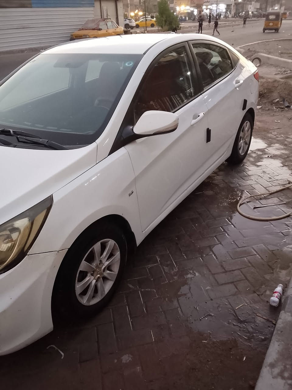 السلام عليكم اكسنت 2013 خليجي قطرتين مكفوله من الصبغ فقط ربع الجاملغ الامامي صبغ والباقي مكفوله كير و محرك خير من الله تبريد ثلج العنوان مدينة الصدر السعر 98 
الهاتف ***********
