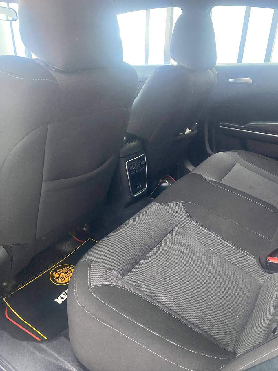 جارجر موديل ٢٢ اس اكستي ماشيه ٣٩ جديده بعده عله وضع الشركه مكينه كير حداديه تخم تاير ويل ٢٠ اصلي ابلاك توب جاهزه ممفتوح بي اي برغي كله عل شركه حادث جاملغ وبنيد فقط بدون ايرباك مطاك ايرباكه بيه بدايه خشم شاصي بدايه فقد جه اليسره حادثه والباقي كفاله رقم بغداد بسمي اصل ٢٢ تويل السياره مكان بغداد بلديات السعر ٢٢٠ الاتصال *********** عله رقم صور حادث مرفق بلمنشور
