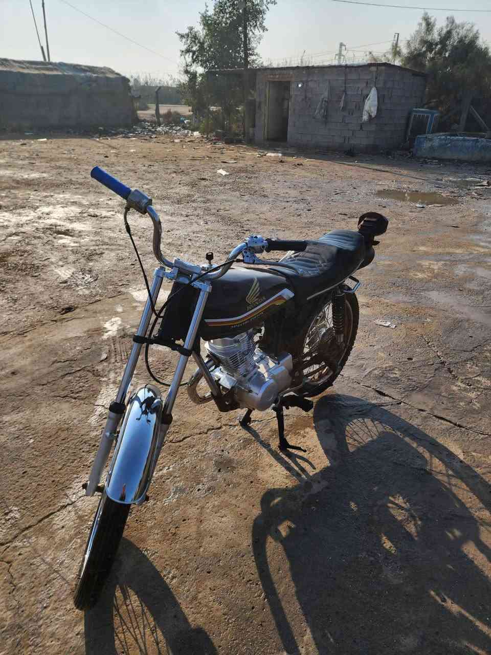 السلام عليكم نامه للبيع كلك للبيع كل نقص ما بيها 
***********
