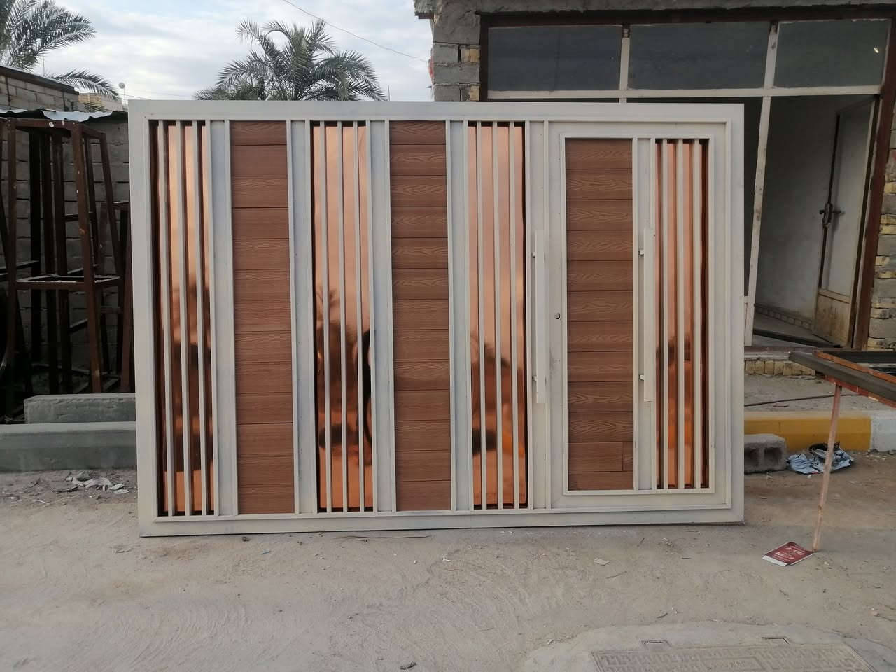 سلام عليكم اخوان باب سلاية تفصال جديد تلاثه متر وارتفاع مترين العنوان ذي قار كرمة بني سعيد السعر ٥٧٥ الف وبيه مجال رقم ***********
