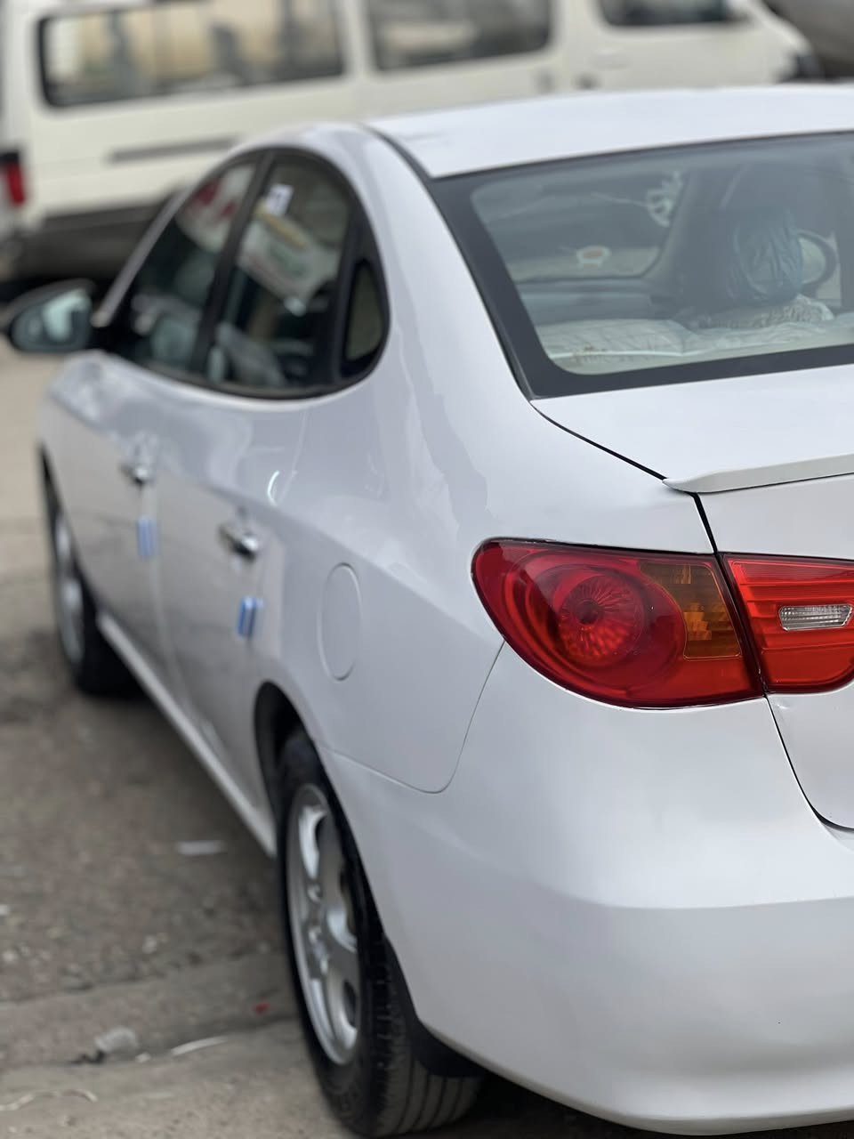 السلام عليكم
هونداي النترا 2011 لون ابيض 

دكشن عالي 

سياره رقم دهوك  

سياره كير عادي 

كير محرك شرت ما مفتوح 

اشاير بلمري

4 دسك

يدات بيض بلادي

ويل كروم 5 

جرس سرعه

داخل لونين

🔺السياره بس شبرين بي كارت باب خلفي  

 

مكان سيارة عقره 📍

رقم الهاتف واتساب او فايبر ☎️

***********
