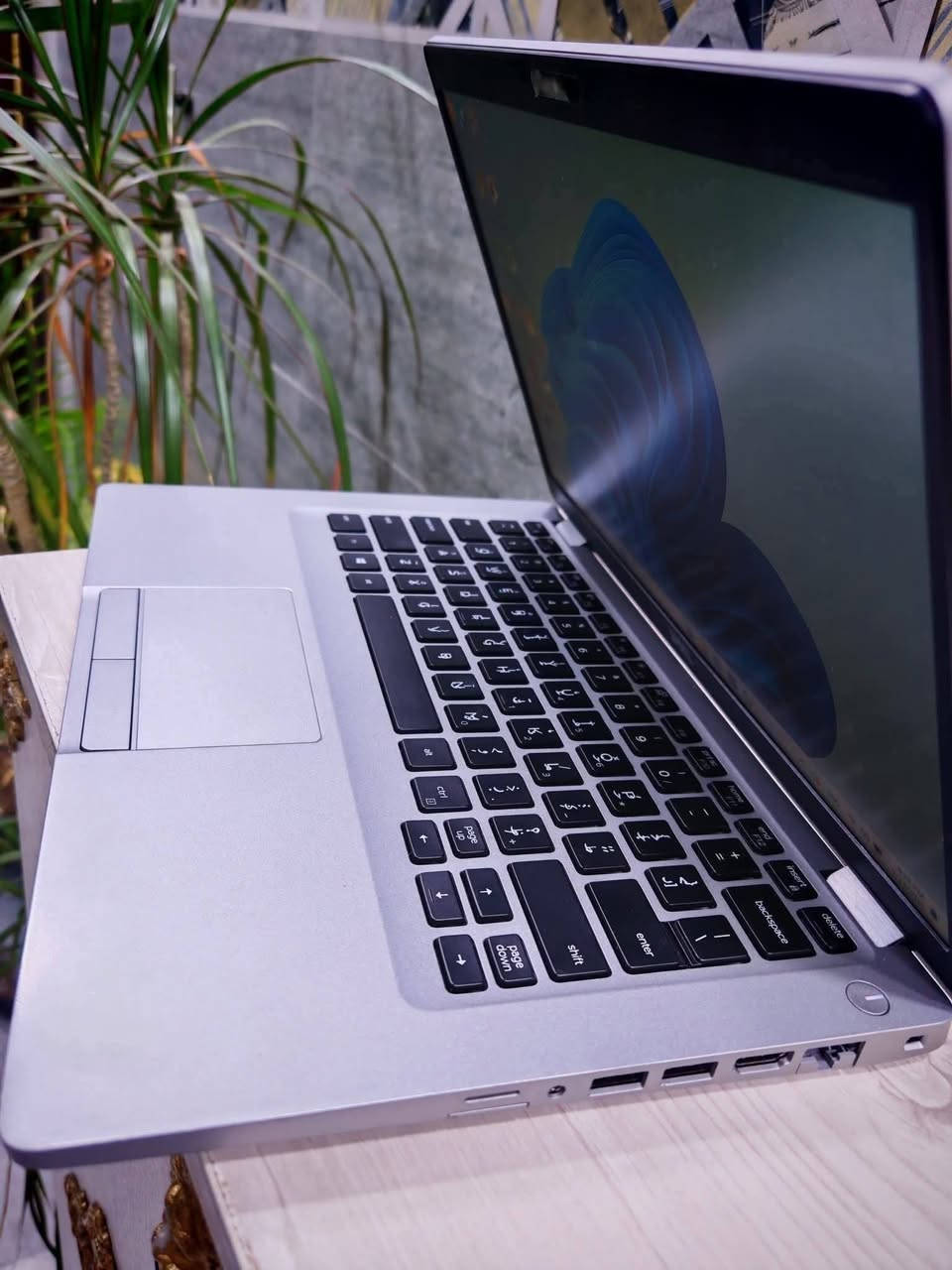 DELL 5420 Ci5 جيل الحادي عشر سلم خفيف الوزن سهل التنقل
. 
 السعر 345 الف مع التوصيل 
.
النظافة اخو الجديد وعل الفحص وين متريد 
مناسب للدراسة والبرامج المكتبية والطباعة والتصفح  نظافة عاليه جدا  
……………………
 المعالج Core i5 جيل الحادي عشر 
 ذاكرة الوصول العشوائي (الرام) 8 GB 
 التخزين( الهارد) SSD 256 GB  
 مقاس شاشة 14" انج دقة عالية FHD 
شاحنة Type c 
منفذ HDMI & TYPE C 
 كيبورد  عربي انكليزي
…………………………………


**إذا كنت صاحب هذا الإعلان وتريد حذفه لأي سبب، رجاءا أرسل رسالة إلى الدعم الفني**