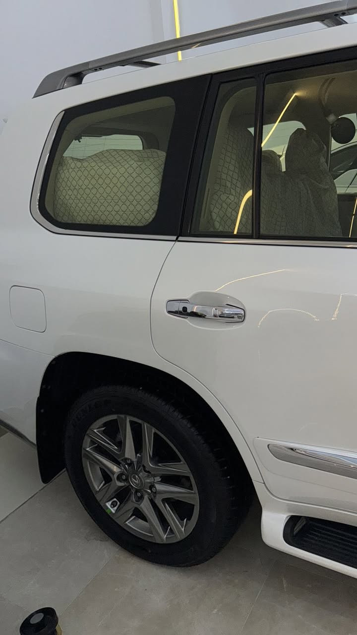 السلام عليكم الي يدور جديد او يحب هاذ الموديل  2015 ماشيه اكرر ماشيه 60 الف كفاله عامه اكفله من شخط حته علينه نانو سياره بعده اب ريحت شركه مكانه بصره 
سعره اتصل او تدلل او وتساب 
ترهم مروس لاندكروزر حديث  
***********
