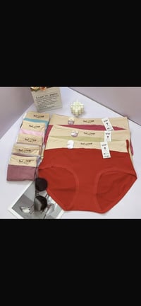 لباس قطني اصلي سعر الدرزن ١٠الاف فقط يجي ١٢قطعه جميع الموديلات موجوده ...