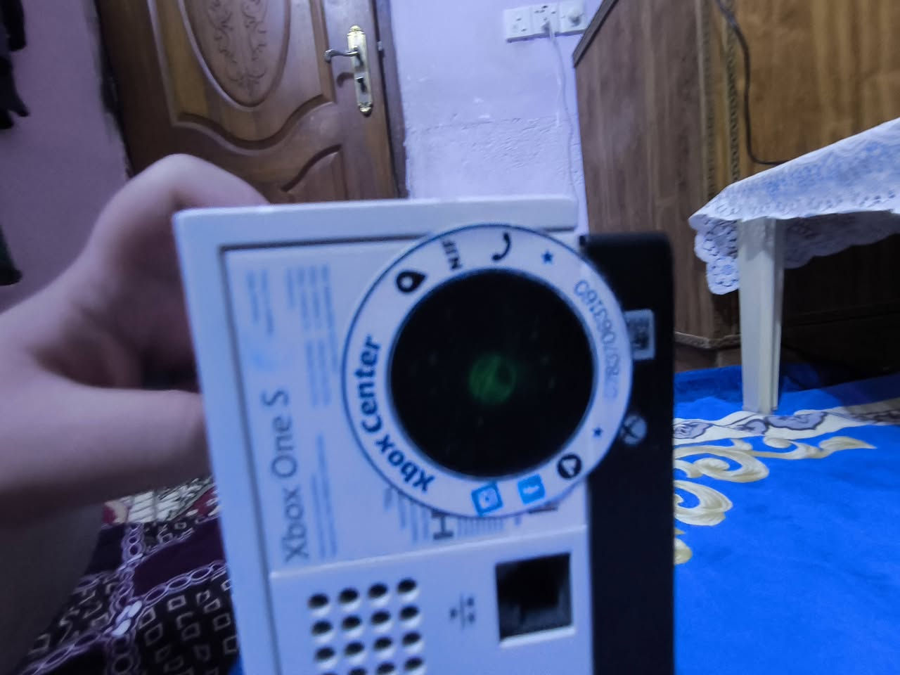 للبيع نظيف جدا جدا إكس بوكس وان اس ***********
