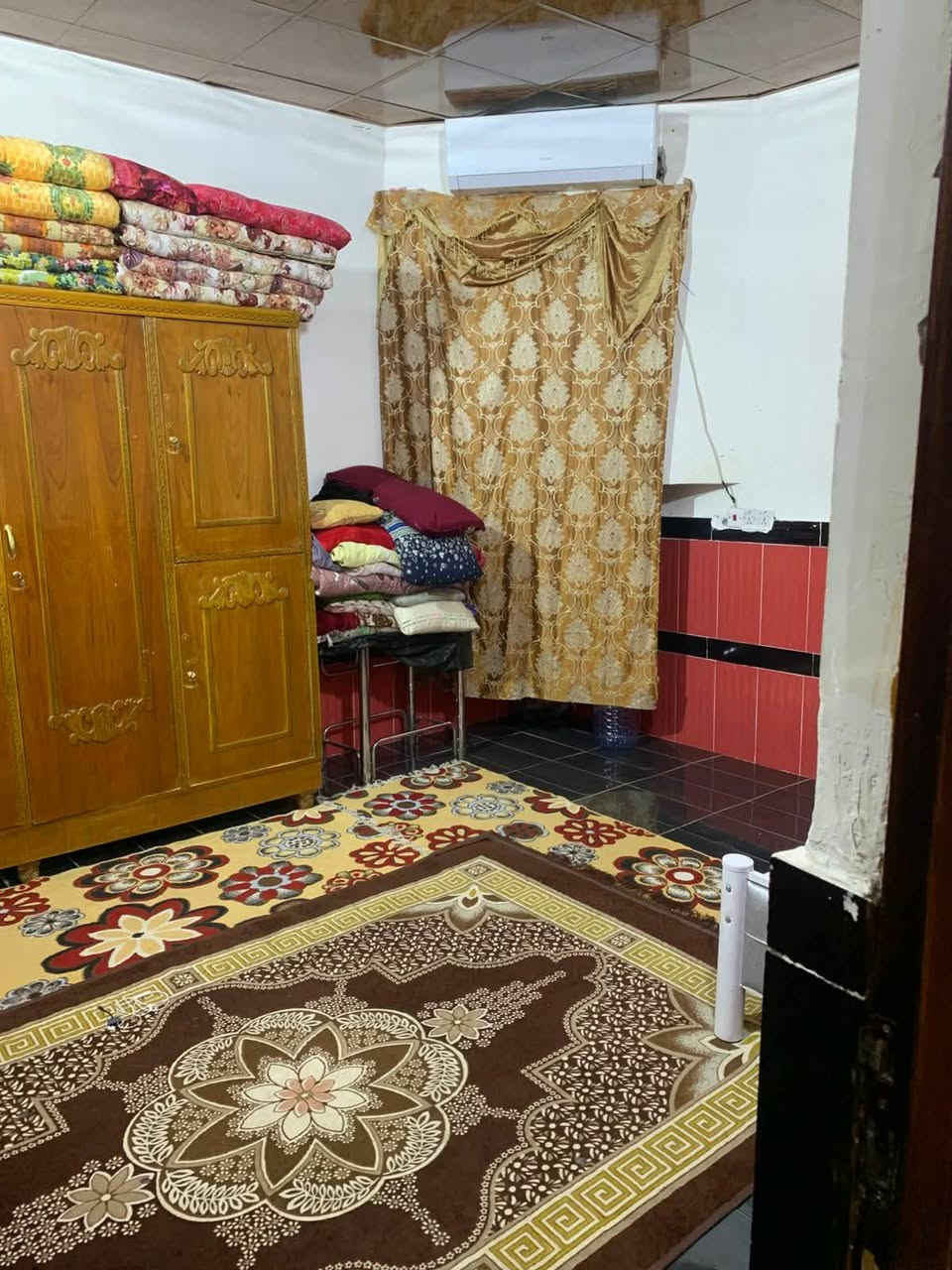 بيت للبيع بحي بغداد/ حي نرجس خلف مدينه سندباد السكنيه مساحه 200 متر على خدمات رقم بلديه وبي معامله تسجيل على طابو بي 3 غرف وحده 5*4 وغرفين باقيات 4*4
ديوان 7*4 صيحات داخليه وخارجية لبيت كونكريت مسلح 
وقريب على 4 سايدات الرئيسية
سعره 105 وبي مجال استفسار خاص
بيت للبيع بحي بغداد/ حي نرجس خلف مدينه سندباد السكنيه مساحه 200 متر على خدمات رقم بلديه وبي معامله تسجيل على طابو بي 3 غرف وحده 5*4 وغرفين باقيات 4*4


**إذا كنت صاحب هذا الإعلان وتريد حذفه لأي سبب، رجاءا أرسل رسالة إلى الدعم الفني**