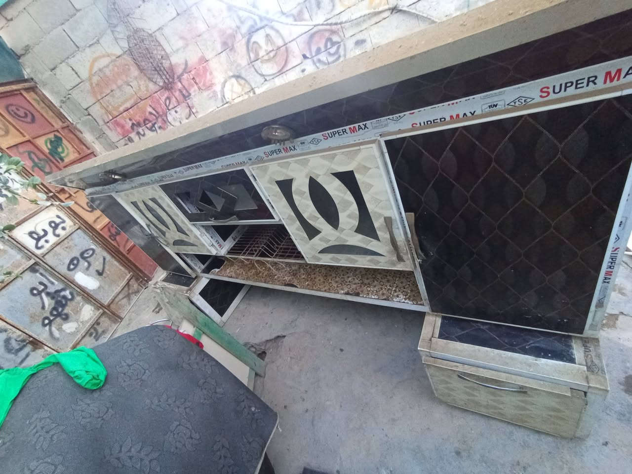 كاونتر لبيع طول مترين ونص السعر ١٥٠
مكاني البصره التنومه ***********
