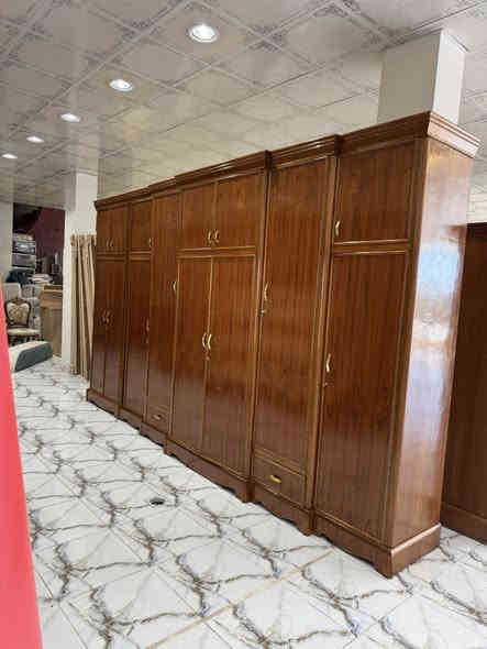 السلام عليكم                                                                    غرفة صاج طبيعي معاكس خشب جاوي وجه الغرفة ٥ملم داخل ٤ ملم مستعملة.  ونظيفة جدا الغرفة مامرتبة بصورة بالحقيقة احلى  الاستفسار للبيع فقط اتصل ***********
