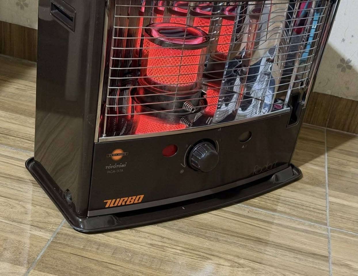 ئەم زۆپایە بۆفڕۆشتن (تۆربۆی  )یابانی مەزبووتە هیچ كێشەیەكی نییە پڵیتەی تازەیە ژەنكو ڕزیوی نییە سلێمانی بەكرەجۆ***********ـــ*********** كەیاندن هەیەبۆ هەمووشوێنێك🚕
