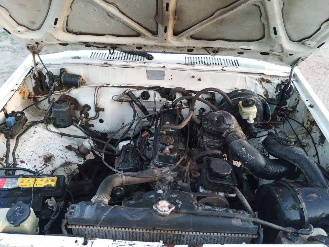 سلام عليكم بيكم قديم موديل 87كير ومحرك بس المحرك بيه خيط تبقين باور ستيرن تخم تايرات جديد شاصي نضيف قطره خياس مابيه سياره حلوه مكاني بغداد 
السعر 42$ وبيها مجال الاستفسار ***********
