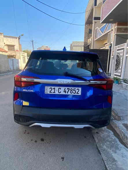 السلام عليكم عندي كيا سليتوس للبيع موديل 2022 سيارة جديدة ماشية 30 الف فقط حادث بنيد بدون دواخل وبيها بارد بالباب الخلفي صبغ فقط البنيد مواصفات 
1-شاشة جبيرة 
2-كامرة دوارة 
3-اشاير بالجاملغات 
4-نضام كار بلي ويه البلوتوث 
5-ويل كب 
6-ثلاث وضعيات قيادة 
7-مكينه 2000 دوش المرغوب 
8-رادار امامي توقف ذاتي 
9-رادارات جانبية 
وبعد بيها مواصفات مكينه وكير بلاد شرط رايدها ب 138 وماكو هيج سعر بالسوك مستعجل ع البيع مكان السيارة بغداد الطوبجي للاستفسار الاتصال *********** بغداد
