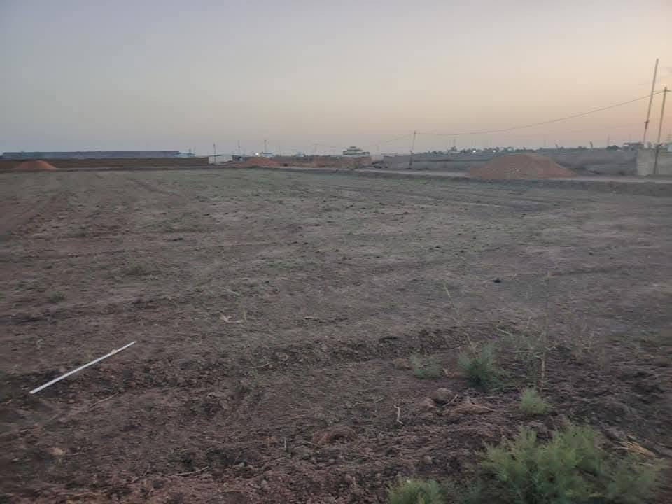 عرصه زراعي يم البو صالح خلف حي الجامعه مساحه 300متر واجه 10نزال 30متر *********** 
0
