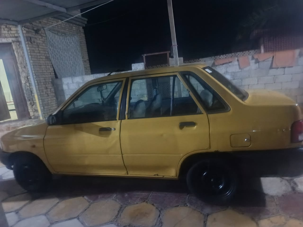 السلام عليكم شايبه للبيع موديل ١٢ سياره كفاله مابيه أي ضربه ولا قطره صبغ مكينه كير خير من الله سياره جاهزه تخم تاير كهربائيات برغي نقص مابيها السعر ٢٨ وفيها مجال الشراي يرايلني أو يتصل على الرقم ***********
