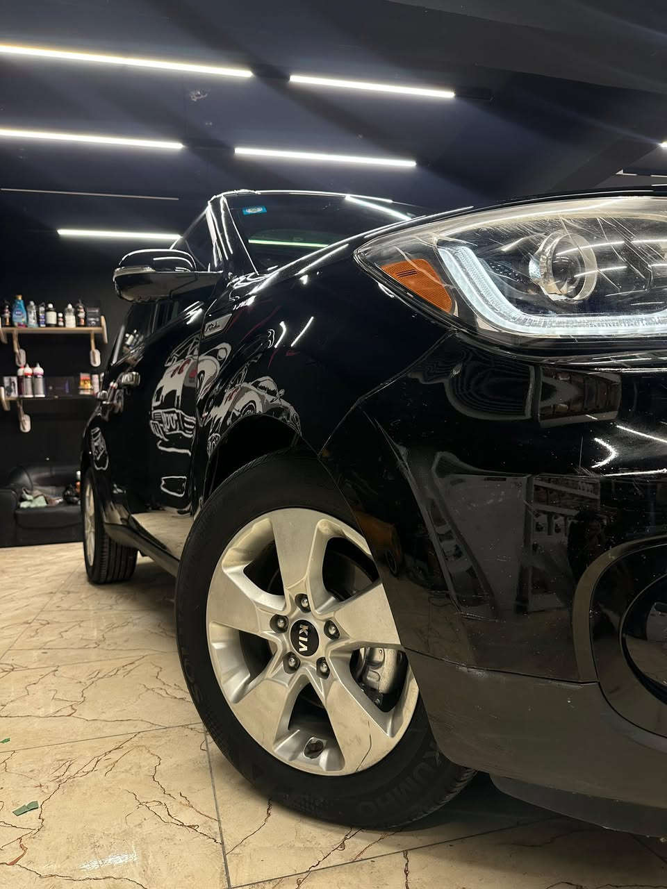 السلام عليكم 
كيا صول 2018 رقم بصره تحويل
سنويه ورقام جدد. وارد امريكي
فول مواصفات 1/1 شاشه جبيره كامره حساسات تحكم ستيرن رادارات كشنات كهربائيه جلد (تبريد تدفئة ) ( بنراما  (فتحة) محرك 2000 بصمة ابواب بصمة تشغيل يدات كروم. مرايات شفط ماشيه. 
جاهزه السياره تبريد كير محرك حداديه تخم تاير. مكاني البصره
شراي يخابر ع رقم

***********
