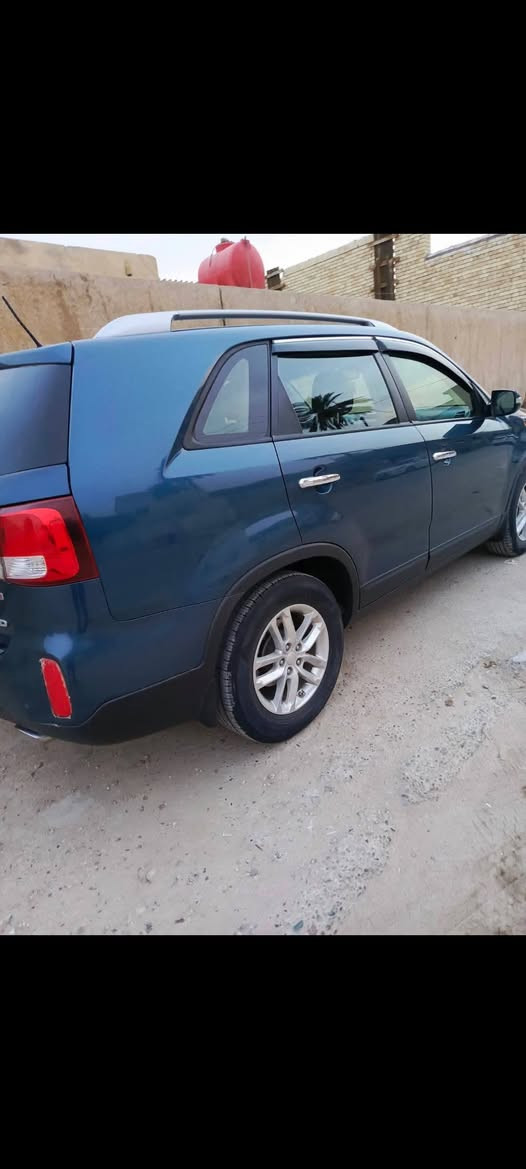 السلام عليكم سورنتوامريكي  2014 محدثه 20 مكينه 2400 حادثه دعاميه وحافه البنيد بارد بلباب مقدار شبر جاهزه كير مكينه حداديه رقم بابل السعر 138 وبيهه مجال قليل مكانها حله جمعيه الاتصال ***********
