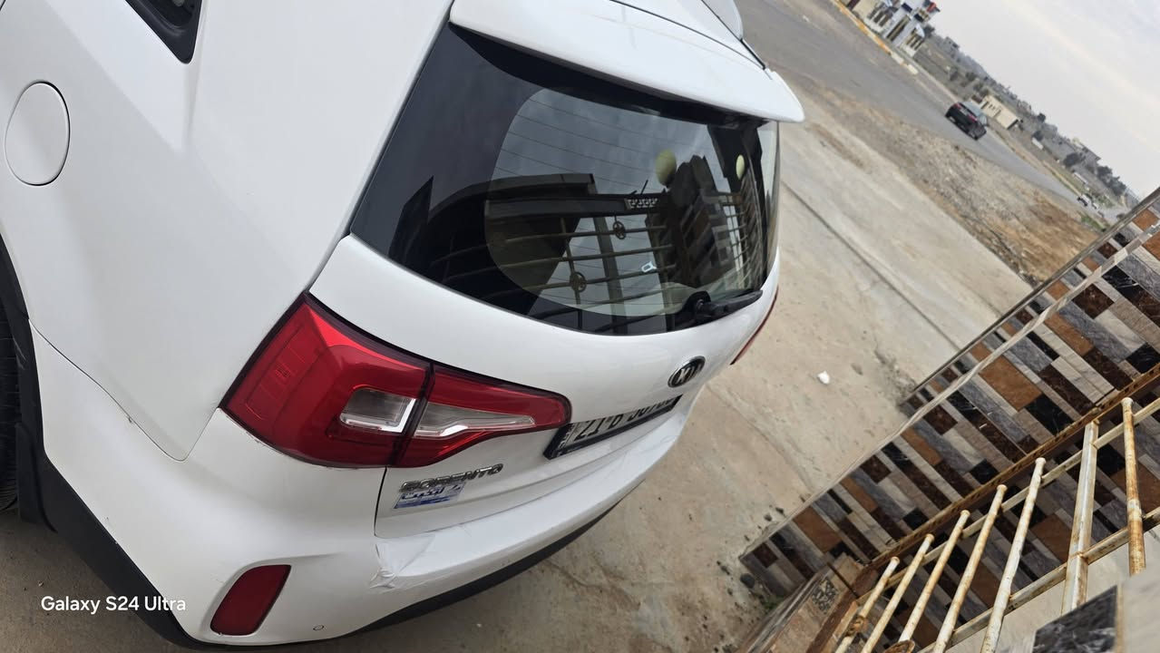 السلام عليكم ورحمة الله وبركاته. للبيع
كيا سورنتو  2014  خليجية  
 4 سلندر محرك 2400
ــــــــــــــــــــــــــــــــ
مواصفاتهاااا
ـــــــــــــــــــــــــــــــــــ
فوول 1/1 اعلى فئه بالسورنتو واعلى المواصفات 
7راكب 
كشن كهرباء 
مانع انزلاق  
نظام ECO
  دفع رباعي  فورويل
مثبت سرعه 
3 قطع تبريد
بصمة تشغيل 
ثلاجة بين الكشنين الامامية
وبصمة ابواب 
يدات باب نيكل
انارة ترحيب عند الاقتراب
مري شفط اشارة بالمري 
كامرة خلفيه  
حساسات امامية 
كشنات جلد 
كشنات اماميه خلفيه تدفئة تبريد .
5 دجوات كشن
ذاكرى ميموري
لد امامي خلفي 
داخل عسلي 
بردات خلفيه بلادية 
ستيرن تدفئه  
سيارة بأسمي سنوية جديده نافذه لنهاية عام 2028  وهزه جديده لشهر السادس
 رقمها سليمانية الجديد 
السيارة ماشيه ١٤٣ الف فقط . حقيقي.
 كفالة عامة ما عدا جاملغ خلفي بيه شبر صبغ و مكانات قليله جداً بارد موضحة بصور السونار بالمنشور 
الموقع : الشرقاط 
السعر / 176$ بيها مجال حك الجيه
ملاحظة:
متواجد عالفيس
التواصل خاص


**إذا كنت صاحب هذا الإعلان وتريد حذفه لأي سبب، رجاءا أرسل رسالة إلى الدعم الفني**