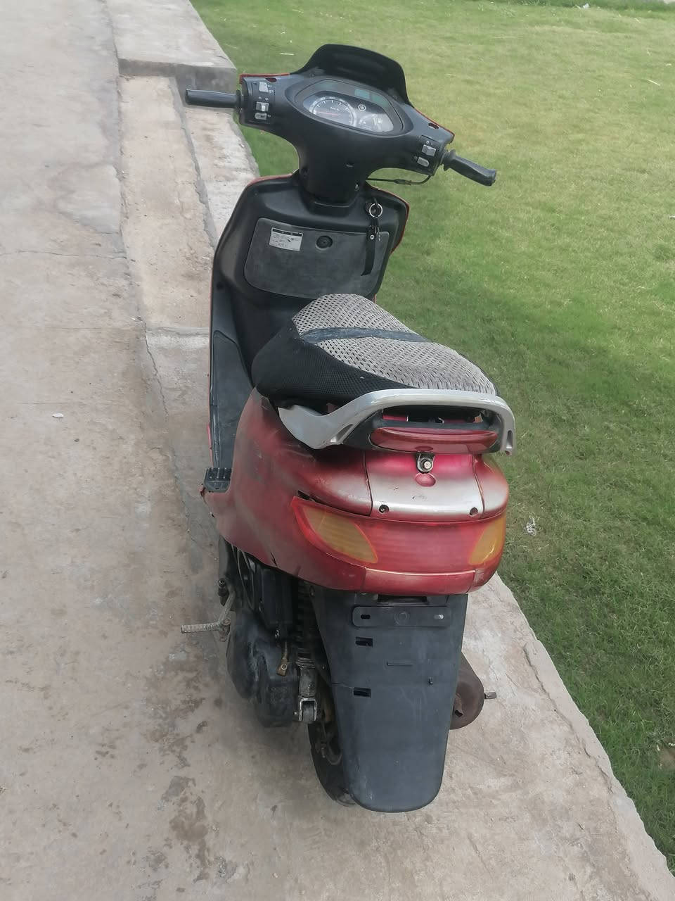 السلام عليكم شباب( بيع مستعجل ) دراجه فراشه فحل كامله للخير مناقصه برغي كلشي شغال بيه كهربائيات كامله  سلف هندر هورن اشاير مكينه ناعمه  بلجيس  لا تنقيص ولا تبخير الدراجه عندي جانيه منزله حاويه وكرر ( بيع مستعجل) السعر 350 وبيه مجال رقم تلفون *********** مكان الدراجه بابل القاسم
