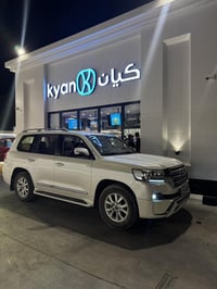 لاندكروزر • ٢٠١٧ • رقم بغداد