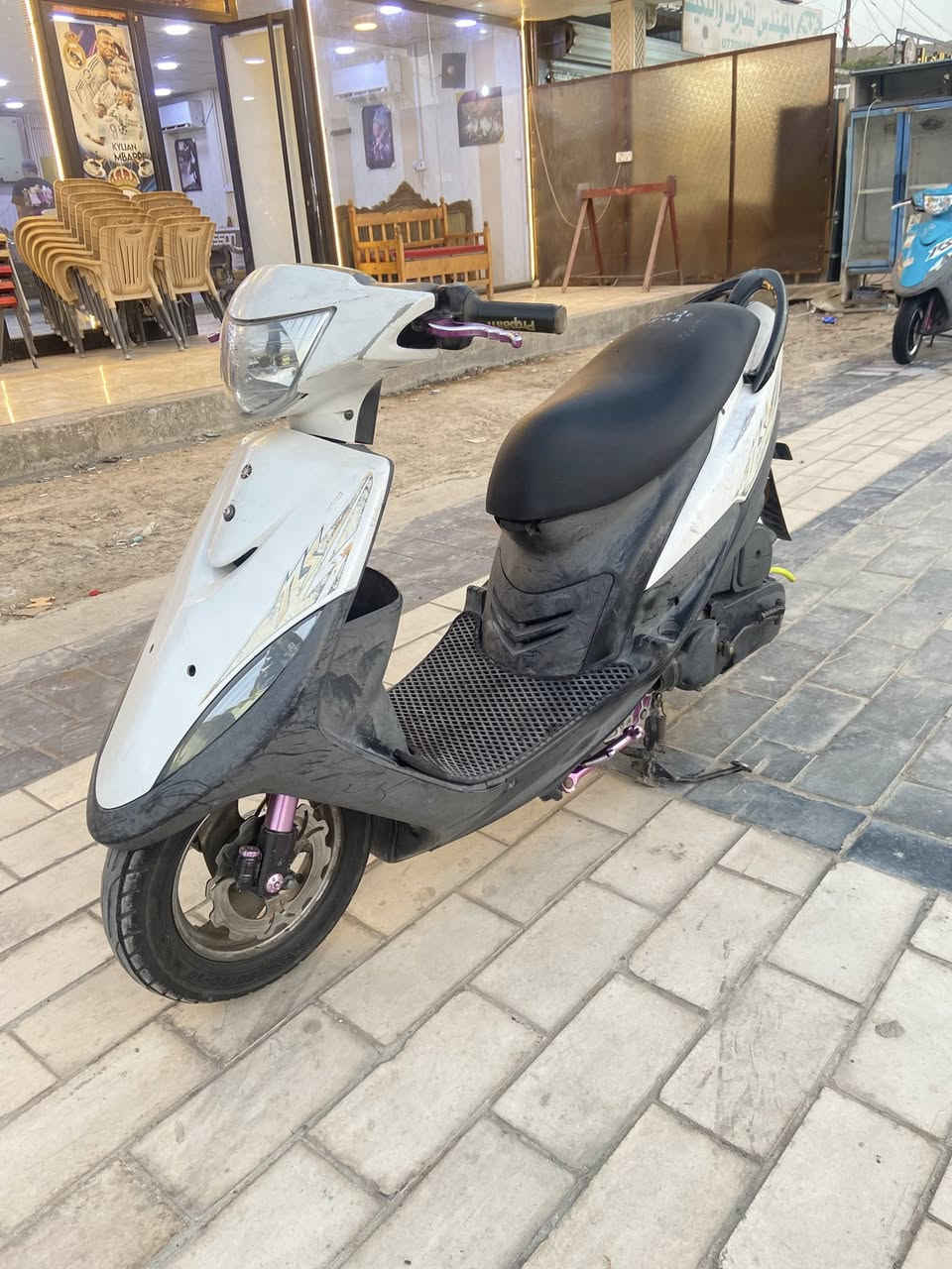 ماكس عدله مكفوله كفاله عامه بيه تزويد بنفسجي كامل كله اصلي ما بيه ولا شي تجاري وبيه كلجات اصليه وصدر قزم 
المكان / دوره حي الصحه 
الرقم / ***********
